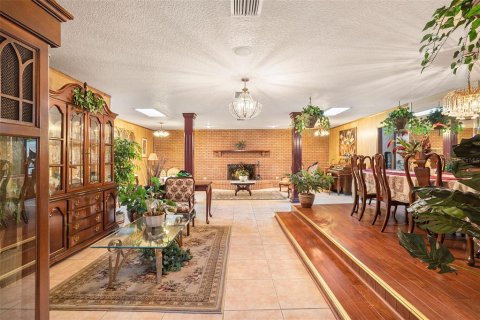 Villa ou maison à vendre à Tampa, Floride: 5 chambres, 357.12 m2 № 1544383 - photo 10