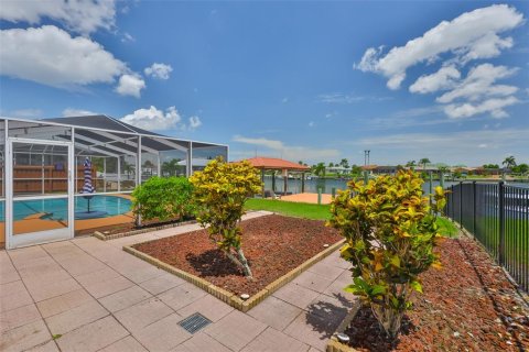 Villa ou maison à louer à Apollo Beach, Floride: 3 chambres, 147.9 m2 № 1816079 - photo 22