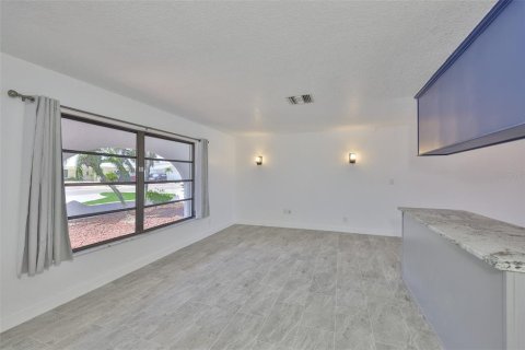 Villa ou maison à louer à Apollo Beach, Floride: 3 chambres, 147.9 m2 № 1816079 - photo 8