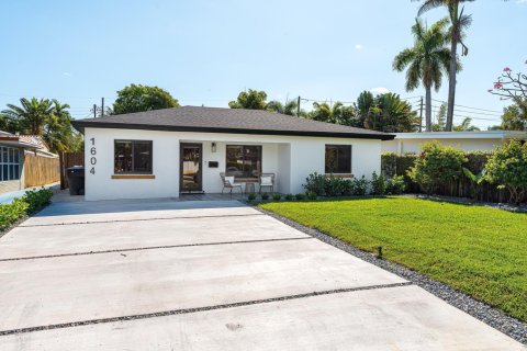 Villa ou maison à vendre à Fort Lauderdale, Floride: 4 chambres, 141.21 m2 № 1022284 - photo 1