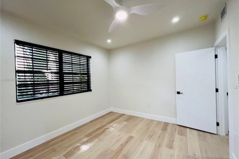 Appartement à louer à Miami Beach, Floride: 2 chambres, 97.55 m2 № 2168205 - photo 13