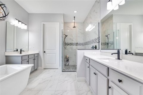 House in Winter Garden, Florida 4 bedrooms, 304.53 sq.m. № 1847253 - photo 10