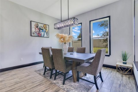 House in Winter Garden, Florida 4 bedrooms, 304.53 sq.m. № 1847253 - photo 6