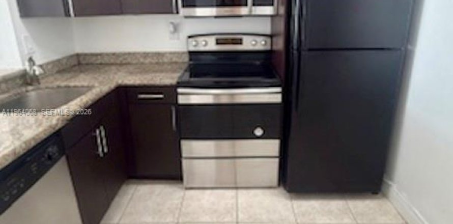 Condo in Miami, Florida, 1 bedroom  № 2026683