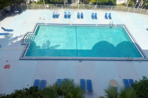 Condo in Miami, Florida, 1 bedroom  № 2026683 - photo 15