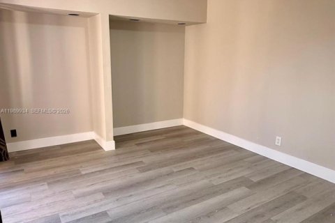 Снять в аренду таунхаус в Плантация, Флорида 4 спальни, 164.44м2, № 2063006 - фото 22