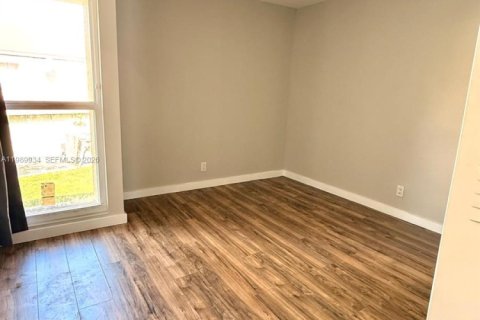 Снять в аренду таунхаус в Плантация, Флорида 4 спальни, 164.44м2, № 2063006 - фото 27