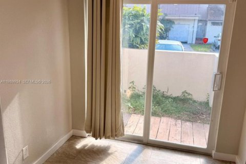 Снять в аренду таунхаус в Плантация, Флорида 4 спальни, 164.44м2, № 2063006 - фото 5