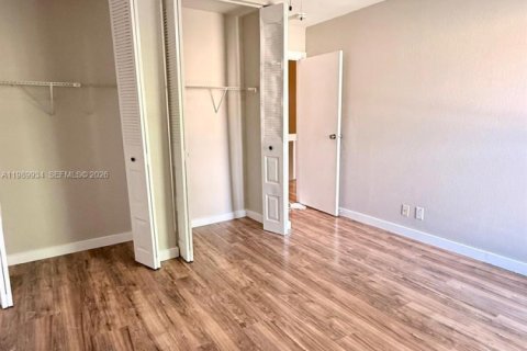 Снять в аренду таунхаус в Плантация, Флорида 4 спальни, 164.44м2, № 2063006 - фото 28