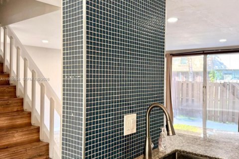 Снять в аренду таунхаус в Плантация, Флорида 4 спальни, 164.44м2, № 2063006 - фото 10