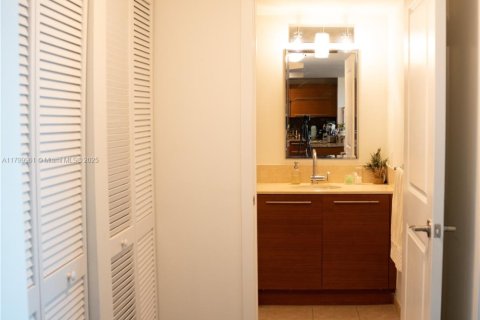 Купить кондоминиум в Санрайз, Флорида 2 спальни, 108.23м2, № 2038886 - фото 20