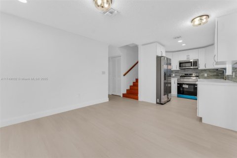 Adosado en venta en Sunrise, Florida, 3 dormitorios, 162.58 m2 № 1699722 - foto 9