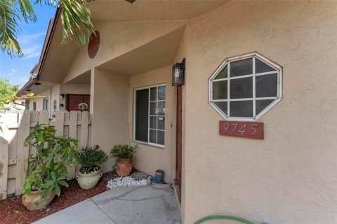 Adosado en venta en Sunrise, Florida, 3 dormitorios, 162.58 m2 № 1699722 - foto 4