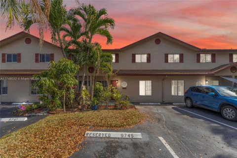 Adosado en venta en Sunrise, Florida, 3 dormitorios, 162.58 m2 № 1699722 - foto 1