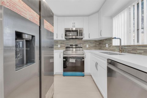Adosado en venta en Sunrise, Florida, 3 dormitorios, 162.58 m2 № 1699722 - foto 11