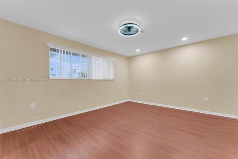 Adosado en venta en Sunrise, Florida, 3 dormitorios, 162.58 m2 № 1699722 - foto 20