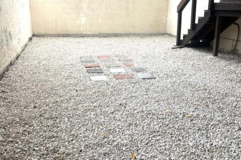 Снять в аренду таунхаус в Майами, Флорида 2 спальни, 128.21м2, № 1981966 - фото 17