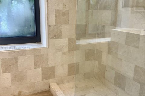 Снять в аренду таунхаус в Майами, Флорида 2 спальни, 128.21м2, № 1981966 - фото 13