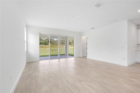 House in Weeki Wachee, Florida 3 bedrooms, 160.72 sq.m. № 1744714 - photo 18