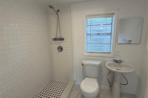 House in Tampa, Florida 3 bedrooms, 111.48 sq.m. № 2379287 - photo 21