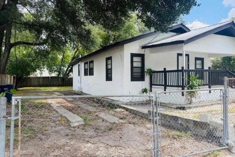 House in Tampa, Florida 3 bedrooms, 111.48 sq.m. № 2379287 - photo 3