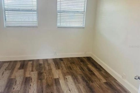 House in Tampa, Florida 3 bedrooms, 111.48 sq.m. № 2379287 - photo 11