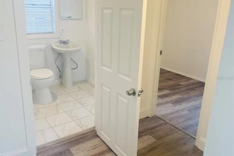 House in Tampa, Florida 3 bedrooms, 111.48 sq.m. № 2379287 - photo 8