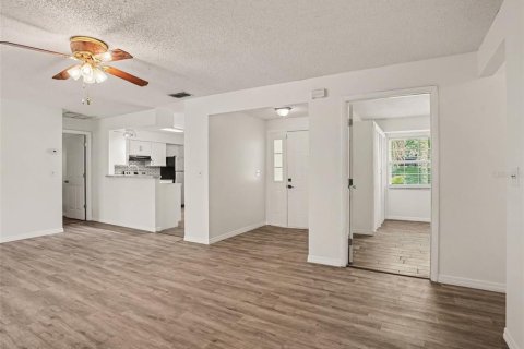 Casa en venta en Lake Wales, Florida, 4 dormitorios, 156.17 m2 № 2277835 - foto 6