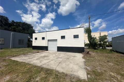 Immobilier commercial à louer à Leesburg, Floride: 185.8 m2 № 2391159 - photo 2