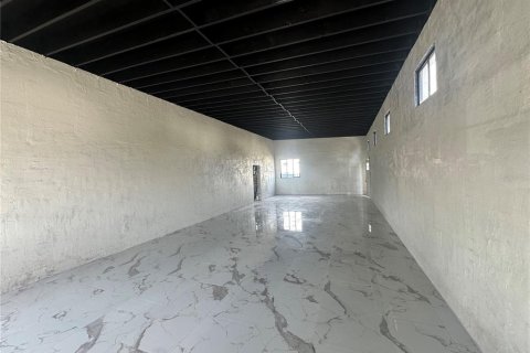 Immobilier commercial à louer à Leesburg, Floride: 185.8 m2 № 2391159 - photo 4