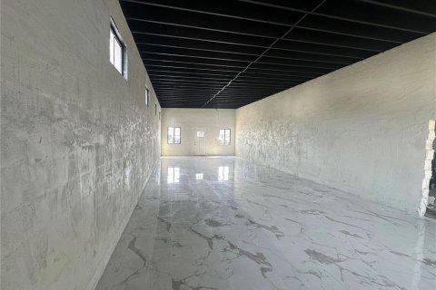 Immobilier commercial à louer à Leesburg, Floride: 185.8 m2 № 2391159 - photo 3