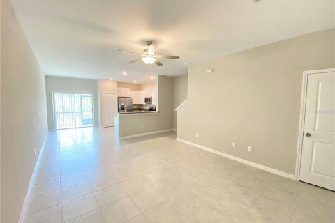 Townhouse in Wesley Chapel, Florida 3 bedrooms, 151.8 sq.m. № 1647696 - photo 2