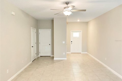 Townhouse in Wesley Chapel, Florida 3 bedrooms, 151.8 sq.m. № 1647696 - photo 3