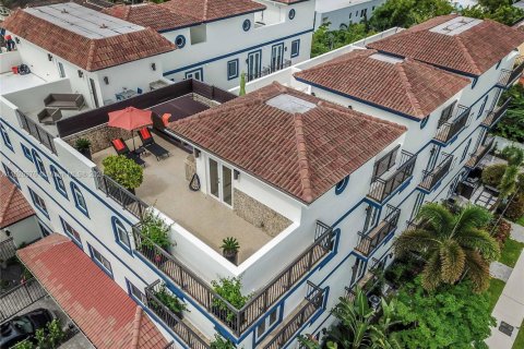 Touwnhouse à vendre à Fort Lauderdale, Floride: 3 chambres, 227.33 m2 № 1697849 - photo 10