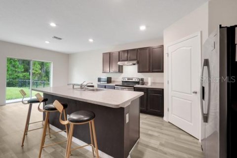 House in Davenport, Florida 5 bedrooms, 243.03 sq.m. № 2283568 - photo 8