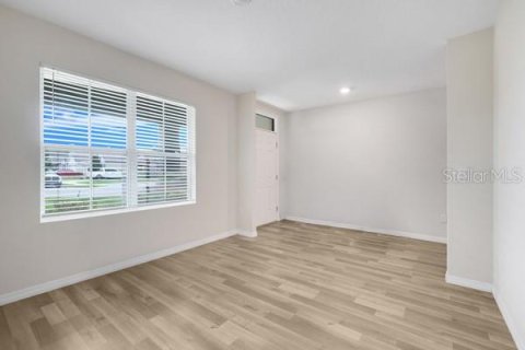 House in Davenport, Florida 5 bedrooms, 243.03 sq.m. № 2283568 - photo 7