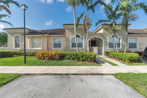 House in Homestead, Florida 3 bedrooms, 112.97 sq.m. № 1759037 - photo 5