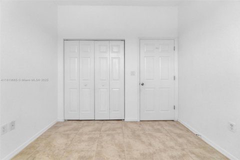 House in Homestead, Florida 3 bedrooms, 112.97 sq.m. № 1759037 - photo 26
