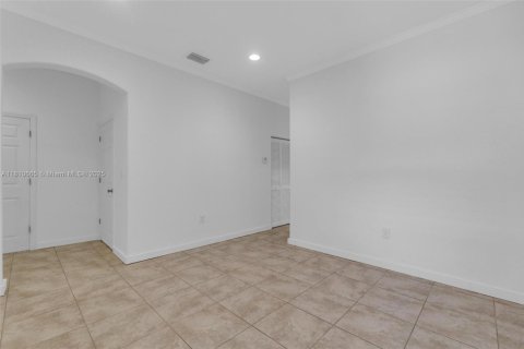 House in Homestead, Florida 3 bedrooms, 112.97 sq.m. № 1759037 - photo 9