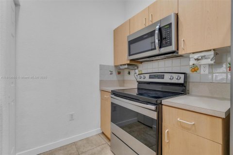 House in Homestead, Florida 3 bedrooms, 112.97 sq.m. № 1759037 - photo 14