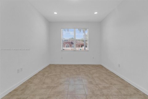 House in Homestead, Florida 3 bedrooms, 112.97 sq.m. № 1759037 - photo 29