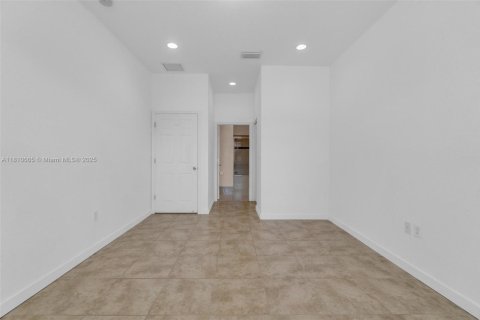 House in Homestead, Florida 3 bedrooms, 112.97 sq.m. № 1759037 - photo 18