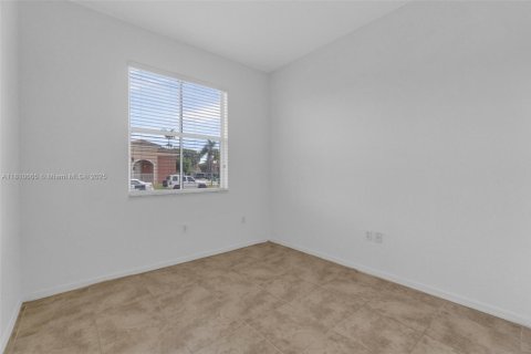 House in Homestead, Florida 3 bedrooms, 112.97 sq.m. № 1759037 - photo 25