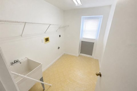 Купить виллу или дом в Порт-Шарлотт, Флорида 12 комнат, 308.44м2, № 2314455 - фото 19