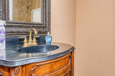 Condo in Sunny Isles Beach, Florida, 1 bedroom  № 2078215 - photo 22