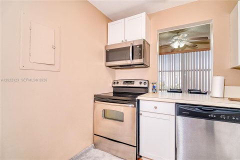 Condo in Sunny Isles Beach, Florida, 1 bedroom  № 2078215 - photo 11