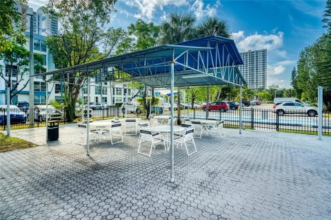 Condo in Sunny Isles Beach, Florida, 1 bedroom  № 2078215 - photo 29