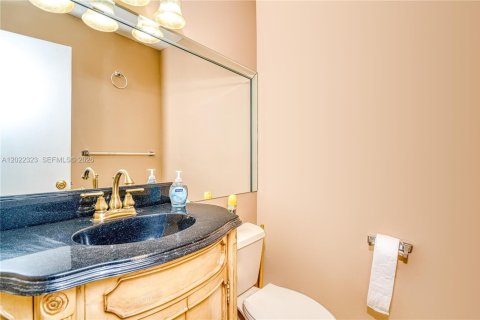 Condo in Sunny Isles Beach, Florida, 1 bedroom  № 2078215 - photo 16
