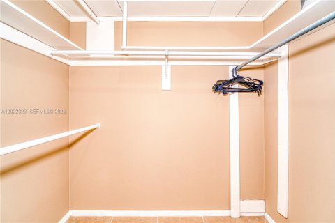 Condo in Sunny Isles Beach, Florida, 1 bedroom  № 2078215 - photo 15