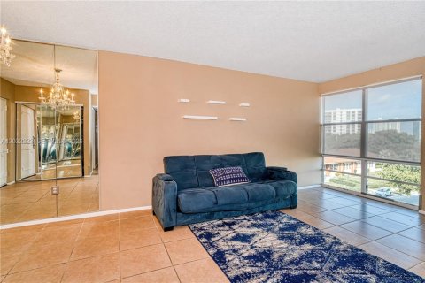 Condo in Sunny Isles Beach, Florida, 1 bedroom  № 2078215 - photo 2